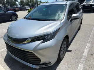Toyota Sienna 2024 XLE 8-Passenger 4dr Mini-Van