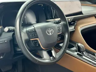 Toyota Crown Signia 2025 AWD XLE 4dr Crossover