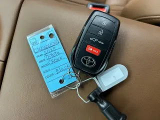 Toyota Crown Signia 2025 AWD XLE 4dr Crossover