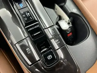 Toyota Crown Signia 2025 AWD XLE 4dr Crossover