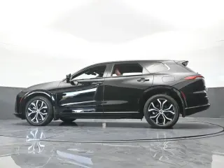 Toyota Crown Signia 2025 AWD XLE 4dr Crossover
