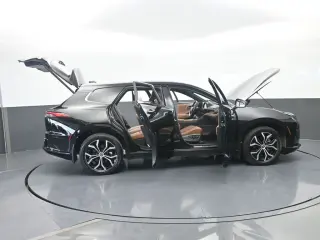 Toyota Crown Signia 2025 AWD XLE 4dr Crossover