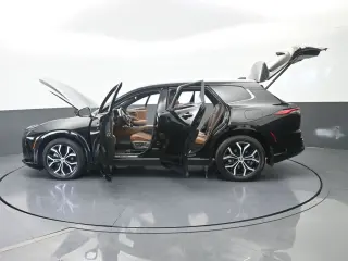 Toyota Crown Signia 2025 AWD XLE 4dr Crossover