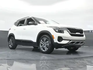 Kia Seltos 2023 S 4dr SUV