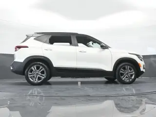 Kia Seltos 2023 S 4dr SUV