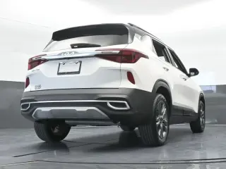 Kia Seltos 2023 S 4dr SUV