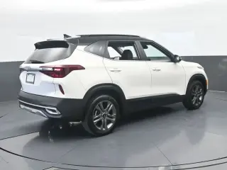 Kia Seltos 2023 S 4dr SUV