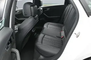 Audi A4 2024 AWD quattro S line Premium Plus 45 TFSI 4dr Sedan