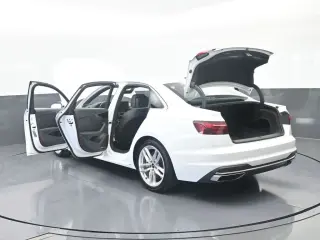 Audi A4 2024 AWD quattro S line Premium Plus 45 TFSI 4dr Sedan