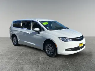 Chrysler Voyager 2023 LX 4dr Mini-Van
