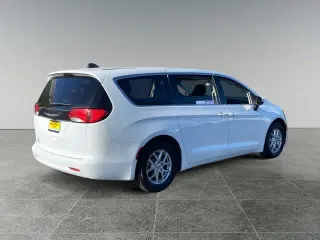 Chrysler Voyager 2023 LX 4dr Mini-Van