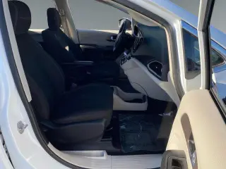 Chrysler Voyager 2023 LX 4dr Mini-Van
