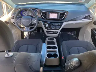 Chrysler Voyager 2023 LX 4dr Mini-Van