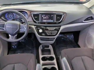 Chrysler Voyager 2023 LX 4dr Mini-Van