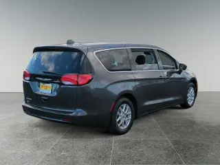 Chrysler Voyager 2023 LX 4dr Mini-Van