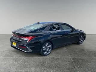 Hyundai ELANTRA 2025 Limited 4dr Sedan