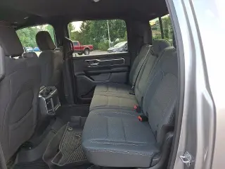 Ram 1500 2019 4x4 Big Horn 4dr Crew Cab 6.4 ft. SB Pickup