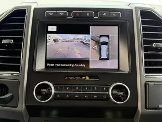 Ford Expedition 2021 4x4 XLT 4dr SUV