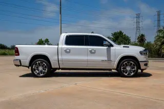 Ram 1500 2019 4x2 Laramie Longhorn 4dr Crew Cab 5.6 ft. SB Pickup