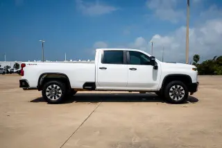 Chevrolet Silverado 2500HD 2023 4x4 Custom 4dr Crew Cab SB