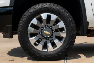 Chevrolet Silverado 2500HD 2023 4x4 Custom 4dr Crew Cab SB