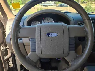 Ford F-150 2007 XLT 4dr SuperCrew 4WD Styleside 5.5 ft. SB