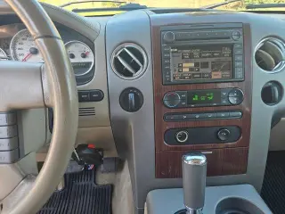 Ford F-150 2007 XLT 4dr SuperCrew 4WD Styleside 5.5 ft. SB