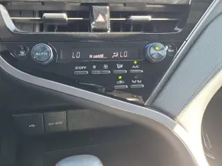 Toyota Camry Hybrid 2023 XLE 4dr Sedan