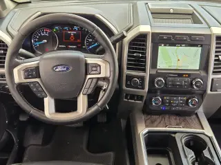 Ford F-250 Super Duty 2019 4x4 King Ranch 4dr Crew Cab 6.8 ft. SB Pickup