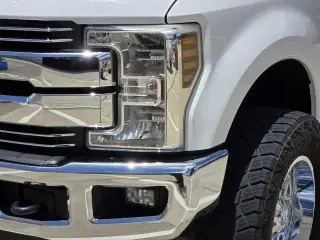 Ford F-250 Super Duty 2019 4x4 King Ranch 4dr Crew Cab 6.8 ft. SB Pickup