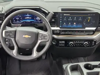 Chevrolet Silverado 1500 2024 4x2 LT 4dr Crew Cab 5.8 ft. SB