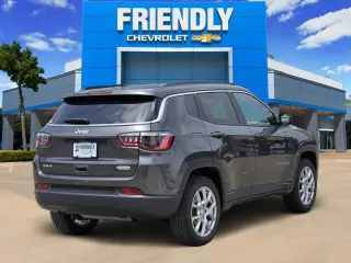 Jeep Compass 2023 4x4 Latitude Lux 4dr SUV