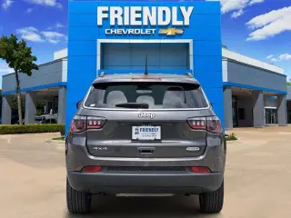Jeep Compass 2023 4x4 Latitude Lux 4dr SUV