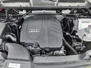 Audi Q5 2023 AWD quattro Premium 40 TFSI 4dr SUV