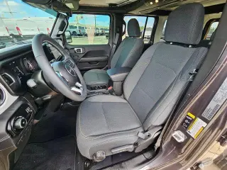 Jeep Wrangler 2025 4x4 Sahara 4dr SUV