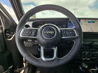 Jeep Wrangler 2025 4x4 Sahara 4dr SUV