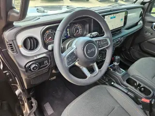 Jeep Wrangler 2025 4x4 Sahara 4dr SUV