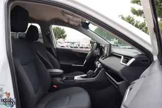 Toyota RAV4 2021 LE 4dr SUV