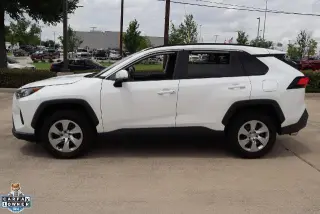 Toyota RAV4 2021 LE 4dr SUV