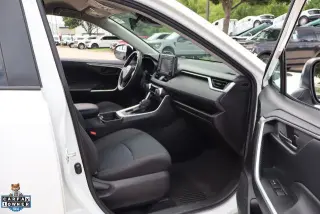 Toyota RAV4 2021 LE 4dr SUV