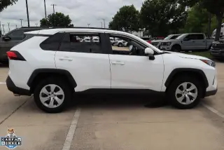 Toyota RAV4 2021 LE 4dr SUV