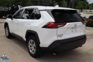 Toyota RAV4 2021 LE 4dr SUV
