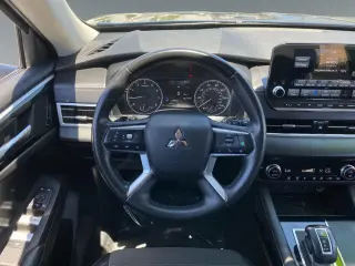 Mitsubishi Outlander 2024