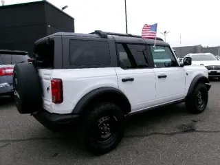 Ford Bronco 2023 4x4 Base 4dr SUV