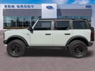 Ford Bronco 2021 4x4 Base 4dr SUV