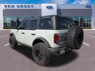 Ford Bronco 2021 4x4 Base 4dr SUV