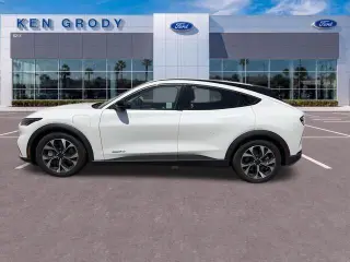 Ford Mustang Mach-E 2025 Select 4dr SUV