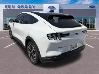 Ford Mustang Mach-E 2025 Select 4dr SUV