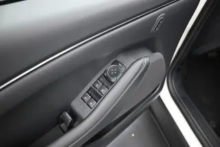 Ford Mustang Mach-E 2025 Select 4dr SUV