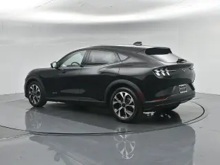 Ford Mustang Mach-E 2025 Select 4dr SUV